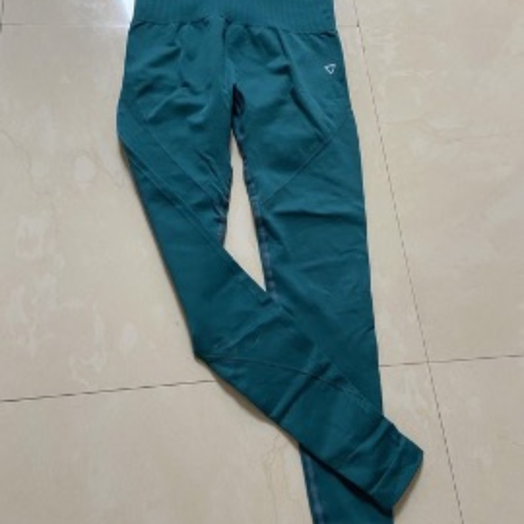 Workout leggings, size S - Picture 3 of 3